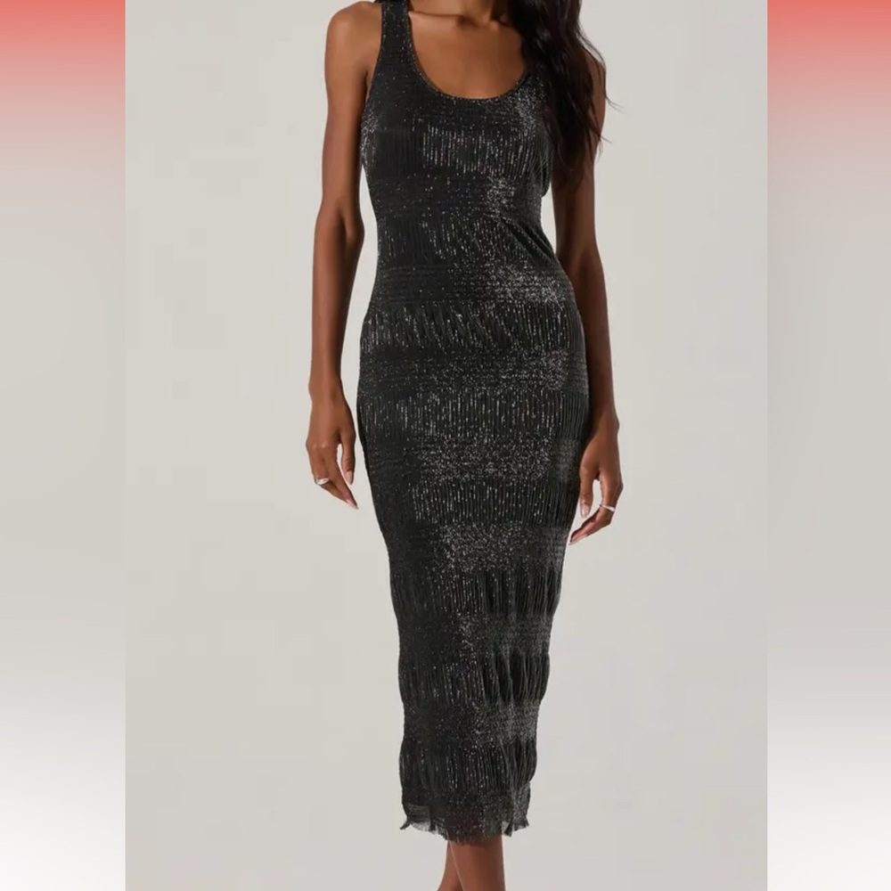ASTR the Label Gunmetal Plissé Midi Dress